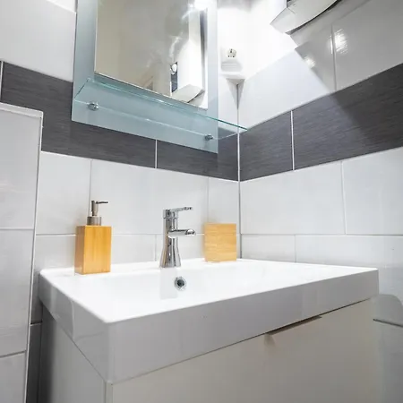 Grosses Mit 2 Balkonen Zentral Am Nordertor Flensburg