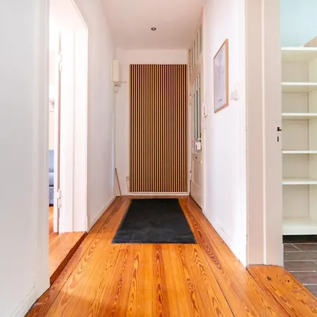 Grosses Mit 2 Balkonen Zentral Am Nordertor * フレンスブルク