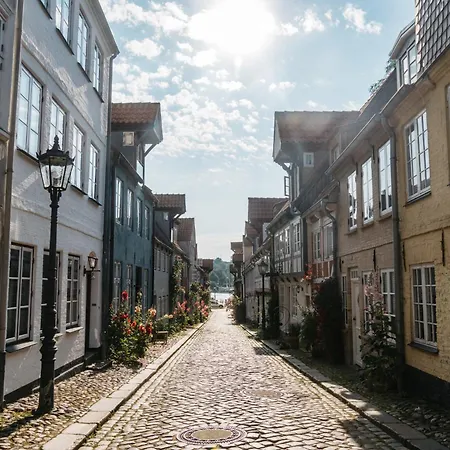 Grosses Mit 2 Balkonen Zentral Am Nordertor Apartmán