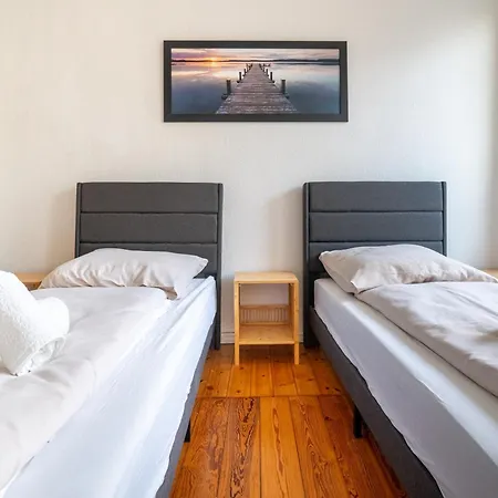 Grosses Mit 2 Balkonen Zentral Am Nordertor Apartmán