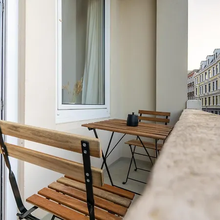 Grosses Mit 2 Balkonen Zentral Am Nordertor Apartmán *